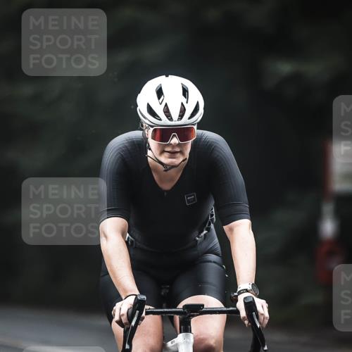 13.09.2026 - Stadtparktriathlon H.Heesch http://msf.ph/oto/10352722 13.09.2026 09:28:37 Radfahren 106, 158, 160, 184, 208 meine-sportfotos.de