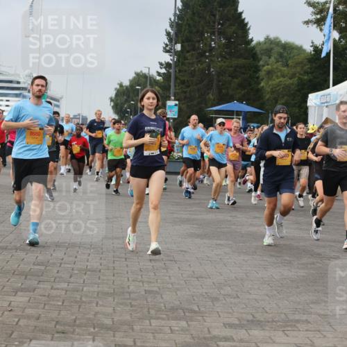 13.09.2026 - Kiel Lauf Andreas Tolksdorf http://msf.ph/oto/10352726 13.09.2026 09:56:41 Kiellinie 8680, 111, 9341, 4475, 63 meine-sportfotos.de