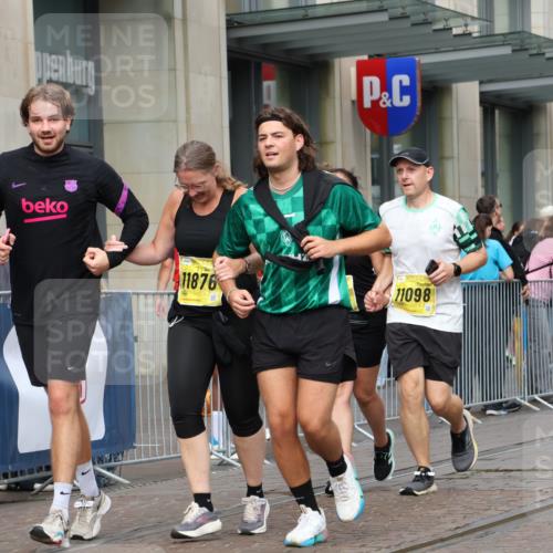 13.09.2026 - 21. swb-Marathon Bremen Strokosch-Dieckow http://msf.ph/oto/10352735 13.09.2026 11:14:32 Ziel 10271, 10519, 10557, 10605, 10705, 10752, 10776, 10805, 11085, 11097, 11098, 11186, 11288, 11408, 11645, 11673, 11876, 11974, 12191, 12193, 12333, 10303, 10395, 10396, 10402, 10586, 10722, 10784, 10854, 11041, 11140, 11173, 11233, 11363, 11535, 11703, 11864, 12100, 12112, 12431 meine-sportfotos.de