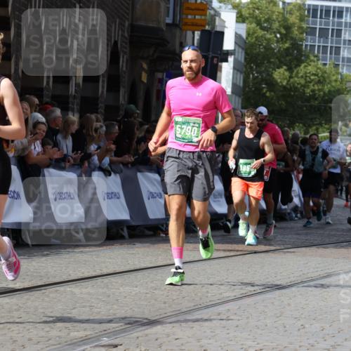 13.09.2026 - 21. swb-Marathon Bremen Strokosch-Dieckow http://msf.ph/oto/10352796 13.09.2026 13:33:12 Ziel 891, 1532, 2638, 3167, 3404, 3773, 3895, 3902, 4194, 4233, 5009, 5090, 5581, 5657, 5706, 6018, 6718, 6786, 6941, 7016, 7466, 7756, 7758, 8367, 8506, 9292, 9406, 9745, 9829, 10048, 13039, 13146, 13164, 13232, 13234, 13247, 831, 1124, 2283, 2980, 4052, 4219, 4243, 4260, 4492, 4536, 4543, 4565, 5040, 5560, 5660, 5726, 5790, 5861, 5862, 5914, 6421, 6597, 6614, 6777, 6915, 6997, 7145, 7421, 7467, 7789, 8177, 8599, 8602, 9206, 9616, 9856 meine-sportfotos.de