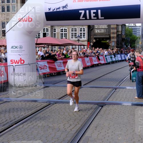 13.09.2026 - 21. swb-Marathon Bremen Tim E. http://msf.ph/oto/10352815 13.09.2026 12:38:14 Ziel  meine-sportfotos.de