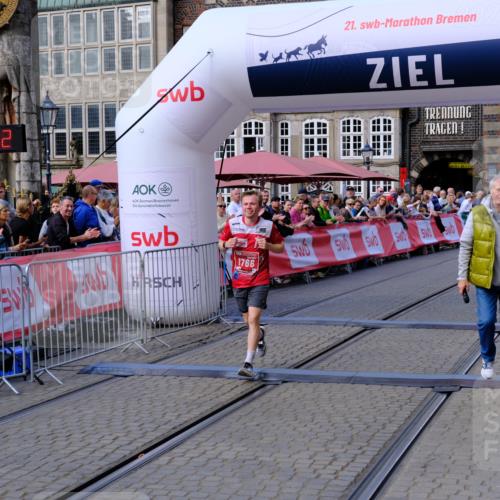 13.09.2026 - 21. swb-Marathon Bremen Tim E. http://msf.ph/oto/10352893 13.09.2026 12:38:31 Ziel  meine-sportfotos.de