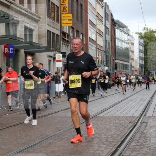 13.09.2026 - 21. swb-Marathon Bremen Strokosch-Dieckow http://msf.ph/oto/10352905 13.09.2026 11:14:36 Ziel 10271, 10325, 10519, 10557, 10605, 10705, 10752, 10776, 10805, 11085, 11097, 11098, 11186, 11288, 11645, 11673, 11694, 11810, 11876, 11974, 12110, 12191, 12193, 12333, 10303, 10395, 10396, 10586, 10722, 10784, 10854, 11041, 11140, 11173, 11363, 11408, 11703, 12100, 12112, 12431 meine-sportfotos.de