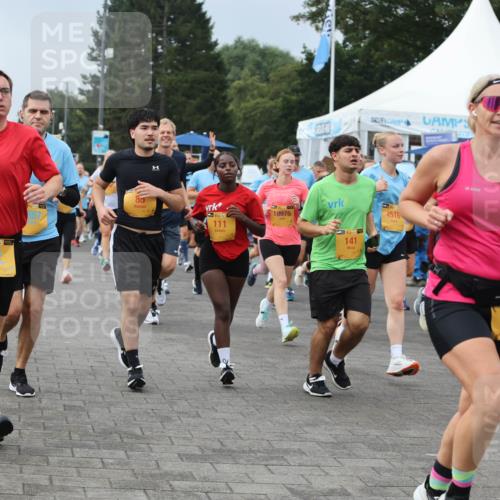 13.09.2026 - Kiel Lauf Andreas Tolksdorf http://msf.ph/oto/10352926 13.09.2026 09:56:46 Kiellinie 84, 85, 111, 10975, 4516, 141, 6401, 4, 39, 5239 meine-sportfotos.de