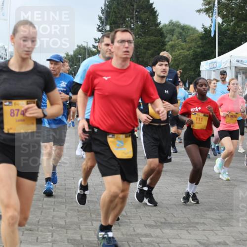 13.09.2026 - Kiel Lauf Andreas Tolksdorf http://msf.ph/oto/10352956 13.09.2026 09:56:47 Kiellinie 52, 24, 874, 111, 10975, 39, 141, 4516 meine-sportfotos.de