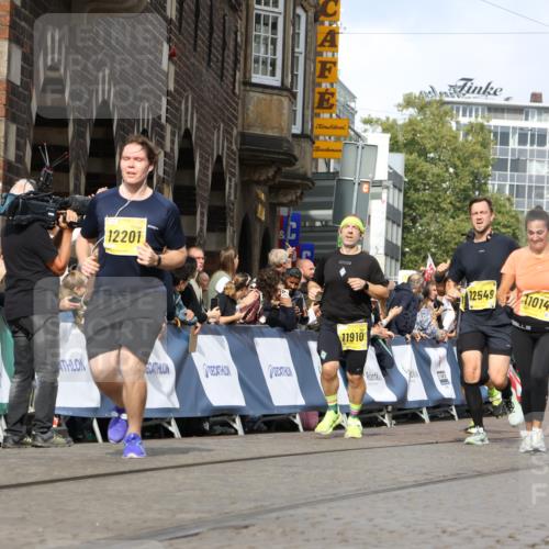 13.09.2026 - 21. swb-Marathon Bremen Strokosch-Dieckow http://msf.ph/oto/10352971 13.09.2026 10:55:21 Ziel 10555, 10646, 10901, 11001, 11620, 11860, 11889, 11908, 11976, 12313, 13592, 10203, 10256, 10297, 10725, 10788, 10881, 11414, 11557, 11748, 11862, 11941, 11975, 11977, 12030, 12150, 12258, 12348 meine-sportfotos.de