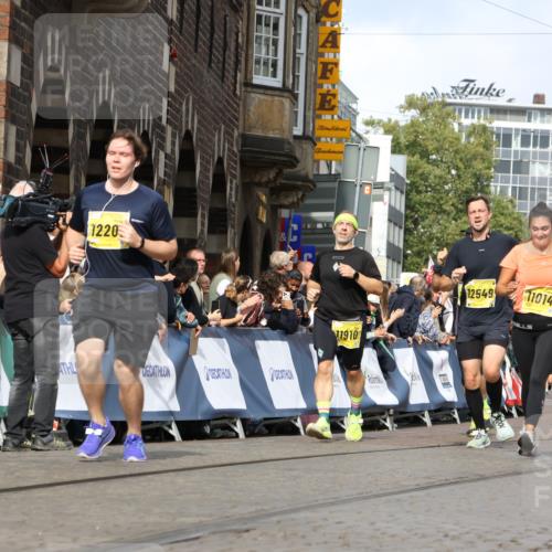 13.09.2026 - 21. swb-Marathon Bremen Strokosch-Dieckow http://msf.ph/oto/10352990 13.09.2026 10:55:21 Ziel 10555, 10646, 10901, 11001, 11620, 11860, 11889, 11908, 11976, 12313, 13592, 10203, 10256, 10297, 10725, 10788, 10881, 11414, 11557, 11748, 11862, 11941, 11975, 11977, 12030, 12150, 12258, 12348 meine-sportfotos.de