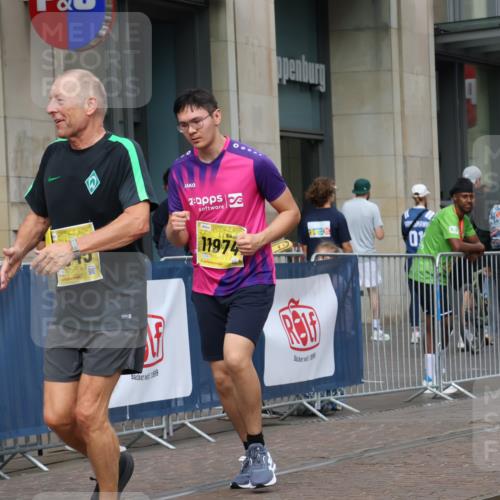 13.09.2026 - 21. swb-Marathon Bremen Strokosch-Dieckow http://msf.ph/oto/10353030 13.09.2026 11:14:40 Ziel 10271, 10325, 10557, 10605, 10752, 10776, 10805, 11085, 11097, 11098, 11288, 11645, 11673, 11694, 11810, 11876, 11974, 11990, 12110, 12191, 12193, 12333, 10303, 10395, 10396, 10519, 10705, 10722, 10784, 11041, 11140, 11173, 11186, 11363, 11408, 11703, 12100, 12112, 12431 meine-sportfotos.de