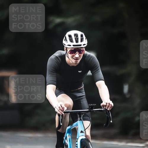13.09.2026 - Stadtparktriathlon H.Heesch http://msf.ph/oto/10353067 13.09.2026 11:07:43 Radfahren 543, 548, 553, 583, 649 meine-sportfotos.de