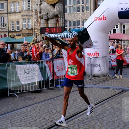 13.09.2026 - 21. swb-Marathon Bremen Tim E. http://msf.ph/oto/10353106 13.09.2026 12:41:00 Ziel 1263, 3662, 4264 meine-sportfotos.de