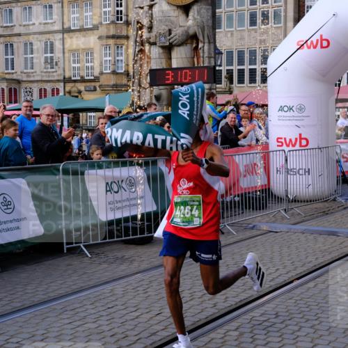 13.09.2026 - 21. swb-Marathon Bremen Tim E. http://msf.ph/oto/10353122 13.09.2026 12:41:00 Ziel 1263, 3662, 4264 meine-sportfotos.de