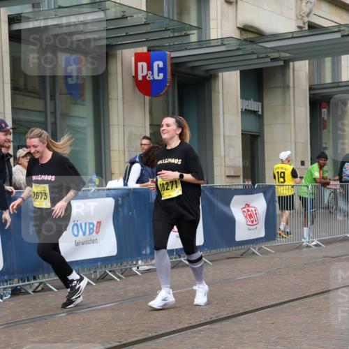 13.09.2026 - 21. swb-Marathon Bremen Strokosch-Dieckow http://msf.ph/oto/10353134 13.09.2026 11:14:46 Ziel 10271, 10325, 10605, 10752, 10776, 11085, 11645, 11673, 11694, 11810, 11974, 11990, 12110, 12191, 12333, 10303, 10519, 10557, 10705, 10722, 10805, 11041, 11097, 11098, 11140, 11186, 11288, 11408, 11876, 12112, 12191, 12193, 12431 meine-sportfotos.de