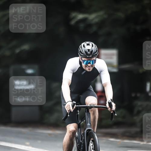 13.09.2026 - Stadtparktriathlon H.Heesch http://msf.ph/oto/10353153 13.09.2026 11:07:52 Radfahren 529, 548, 622, 649 meine-sportfotos.de
