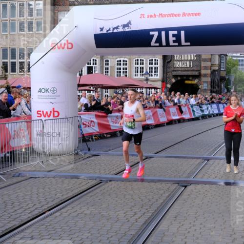 13.09.2026 - 21. swb-Marathon Bremen Tim E. http://msf.ph/oto/10353163 13.09.2026 12:41:07 Ziel 642, 1263, 3662 meine-sportfotos.de
