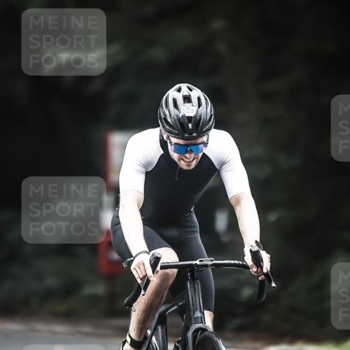 13.09.2026 - Stadtparktriathlon H.Heesch http://msf.ph/oto/10353165 13.09.2026 11:07:52 Radfahren 529, 548, 622, 649 meine-sportfotos.de