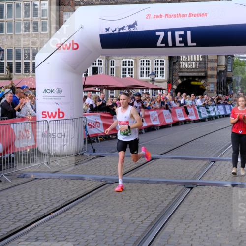 13.09.2026 - 21. swb-Marathon Bremen Tim E. http://msf.ph/oto/10353175 13.09.2026 12:41:07 Ziel 642, 1263, 3662 meine-sportfotos.de