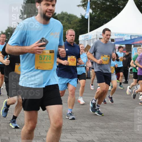 13.09.2026 - Kiel Lauf Andreas Tolksdorf http://msf.ph/oto/10353198 13.09.2026 09:56:57 Kiellinie 33, 586, 38, 5778, 5456, 377 meine-sportfotos.de