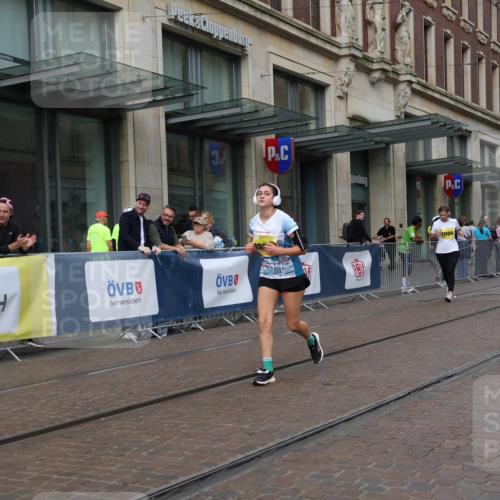 13.09.2026 - 21. swb-Marathon Bremen Strokosch-Dieckow http://msf.ph/oto/10353203 13.09.2026 11:14:49 Ziel 10271, 10325, 10605, 10752, 11085, 11424, 11645, 11673, 11694, 11810, 11974, 11990, 12110, 12333, 10519, 10557, 10705, 10722, 10776, 10805, 11085, 11097, 11098, 11186, 11288, 11408, 11645, 11876, 12112, 12191, 12193 meine-sportfotos.de