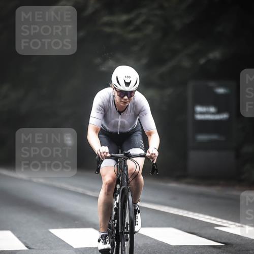 13.09.2026 - Stadtparktriathlon H.Heesch http://msf.ph/oto/10353215 13.09.2026 09:29:41 Radfahren 104, 117, 118, 161, 188, 189, 201 meine-sportfotos.de