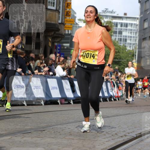 13.09.2026 - 21. swb-Marathon Bremen Strokosch-Dieckow http://msf.ph/oto/10353263 13.09.2026 10:55:24 Ziel 10555, 10646, 10901, 11001, 11620, 11631, 11860, 11889, 11908, 11976, 12201, 12313, 13592, 10203, 10256, 10297, 10379, 10529, 10788, 10881, 11377, 11414, 11557, 11748, 11862, 11941, 11975, 11977, 12030, 12150, 12348 meine-sportfotos.de