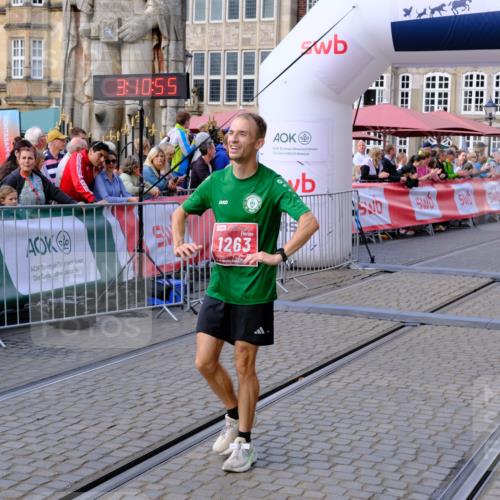 13.09.2026 - 21. swb-Marathon Bremen Tim E. http://msf.ph/oto/10353273 13.09.2026 12:41:44 Ziel 1139 meine-sportfotos.de