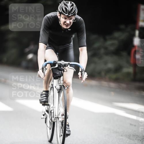 13.09.2026 - Stadtparktriathlon H.Heesch http://msf.ph/oto/10353277 13.09.2026 11:08:05 Radfahren 481, 482, 592, 606 meine-sportfotos.de