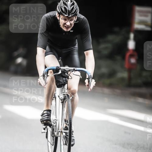 13.09.2026 - Stadtparktriathlon H.Heesch http://msf.ph/oto/10353283 13.09.2026 11:08:05 Radfahren 481, 482, 592, 606 meine-sportfotos.de