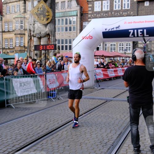 13.09.2026 - 21. swb-Marathon Bremen Tim E. http://msf.ph/oto/10353310 13.09.2026 12:41:49 Ziel 1139 meine-sportfotos.de