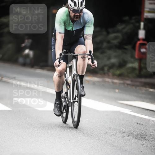 13.09.2026 - Stadtparktriathlon H.Heesch http://msf.ph/oto/10353330 13.09.2026 11:08:11 Radfahren 472, 479, 566, 573, 592, 606 meine-sportfotos.de