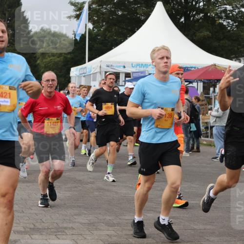 13.09.2026 - Kiel Lauf Andreas Tolksdorf http://msf.ph/oto/10353335 13.09.2026 09:57:03 Kiellinie 39, 2421, 39, 11427, 4894, 1, 39, 139 meine-sportfotos.de