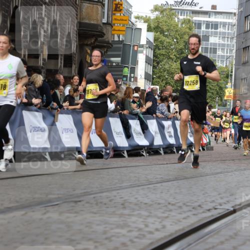 13.09.2026 - 21. swb-Marathon Bremen Strokosch-Dieckow http://msf.ph/oto/10353339 13.09.2026 10:55:29 Ziel 10555, 11001, 11014, 11466, 11620, 11631, 11860, 11908, 11910, 11976, 12201, 12549, 10203, 10243, 10297, 10379, 10423, 10529, 10550, 10788, 10809, 10881, 11377, 11510, 11557, 11748, 11862, 11975, 12030, 12125, 12150, 12188, 12348 meine-sportfotos.de