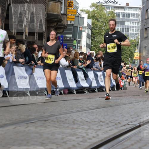 13.09.2026 - 21. swb-Marathon Bremen Strokosch-Dieckow http://msf.ph/oto/10353365 13.09.2026 10:55:30 Ziel 10555, 11001, 11014, 11466, 11631, 11908, 11910, 11976, 12201, 12549, 10203, 10243, 10297, 10379, 10423, 10529, 10550, 10788, 10809, 10881, 10952, 11377, 11510, 11557, 11748, 11862, 11975, 12030, 12125, 12150, 12188, 12348 meine-sportfotos.de