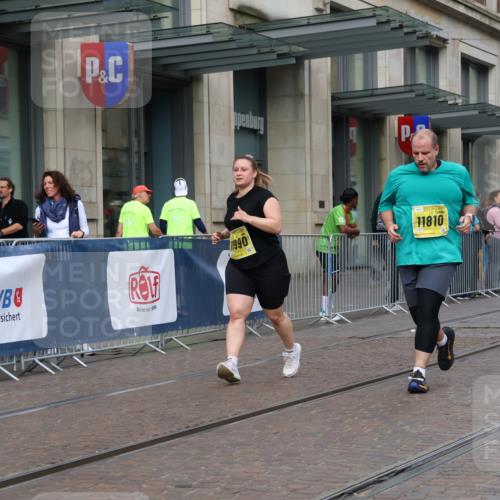 13.09.2026 - 21. swb-Marathon Bremen Strokosch-Dieckow http://msf.ph/oto/10353393 13.09.2026 11:14:55 Ziel 10325, 10606, 11424, 11694, 11810, 11990, 12110, 12333, 10271, 10519, 10557, 10605, 10705, 10752, 10776, 10805, 11085, 11097, 11098, 11186, 11288, 11408, 11645, 11673, 11876, 11974, 12191, 12193 meine-sportfotos.de