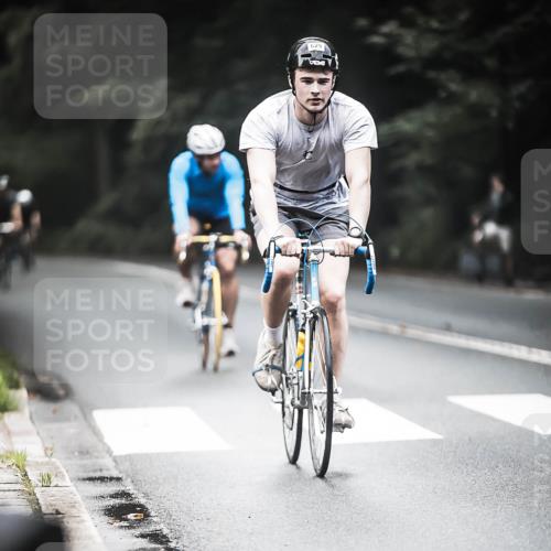 13.09.2026 - Stadtparktriathlon H.Heesch http://msf.ph/oto/10353405 13.09.2026 11:08:19 Radfahren 472, 479, 484, 566, 573, 629 meine-sportfotos.de