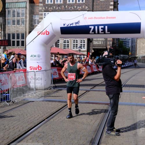 13.09.2026 - 21. swb-Marathon Bremen Tim E. http://msf.ph/oto/10353415 13.09.2026 12:42:25 Ziel  meine-sportfotos.de