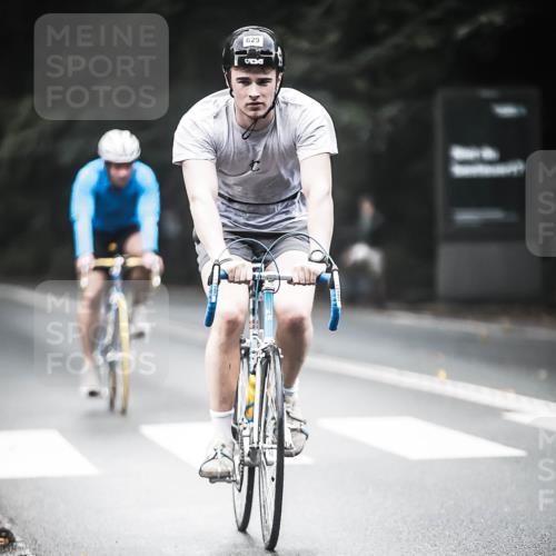 13.09.2026 - Stadtparktriathlon H.Heesch http://msf.ph/oto/10353418 13.09.2026 11:08:19 Radfahren 472, 479, 484, 566, 573, 629 meine-sportfotos.de
