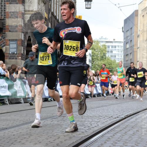 13.09.2026 - 21. swb-Marathon Bremen Strokosch-Dieckow http://msf.ph/oto/10353424 13.09.2026 10:55:40 Ziel 10256, 10725, 11014, 11414, 11466, 11631, 11910, 11941, 11977, 12201, 12218, 12258, 12549, 10243, 10374, 10550, 10703, 10952, 11510, 12108, 12143 meine-sportfotos.de