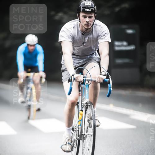13.09.2026 - Stadtparktriathlon H.Heesch http://msf.ph/oto/10353427 13.09.2026 11:08:19 Radfahren 472, 479, 484, 566, 573, 629 meine-sportfotos.de