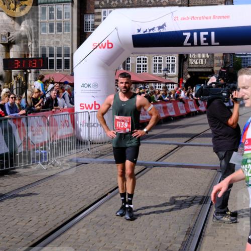 13.09.2026 - 21. swb-Marathon Bremen Tim E. http://msf.ph/oto/10353429 13.09.2026 12:42:26 Ziel  meine-sportfotos.de