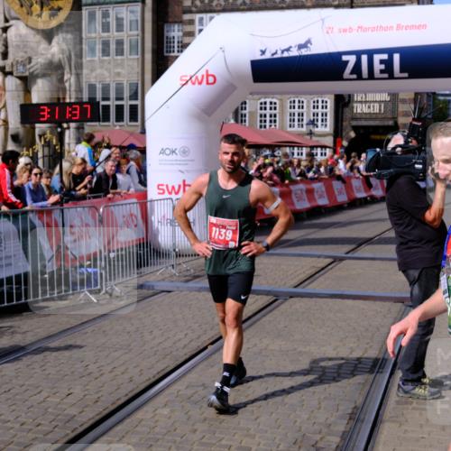 13.09.2026 - 21. swb-Marathon Bremen Tim E. http://msf.ph/oto/10353441 13.09.2026 12:42:26 Ziel  meine-sportfotos.de