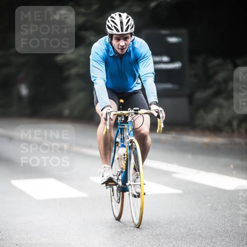 13.09.2026 - Stadtparktriathlon H.Heesch http://msf.ph/oto/10353442 13.09.2026 11:08:20 Radfahren 472, 479, 484, 626, 629 meine-sportfotos.de