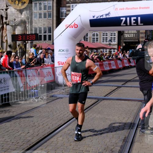13.09.2026 - 21. swb-Marathon Bremen Tim E. http://msf.ph/oto/10353457 13.09.2026 12:42:27 Ziel  meine-sportfotos.de