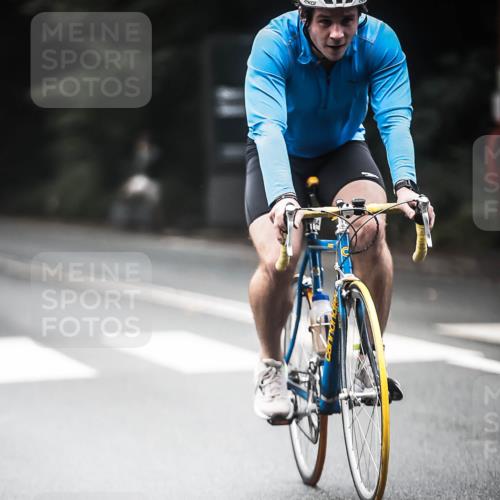 13.09.2026 - Stadtparktriathlon H.Heesch http://msf.ph/oto/10353458 13.09.2026 11:08:21 Radfahren 472, 479, 484, 579, 626, 629 meine-sportfotos.de