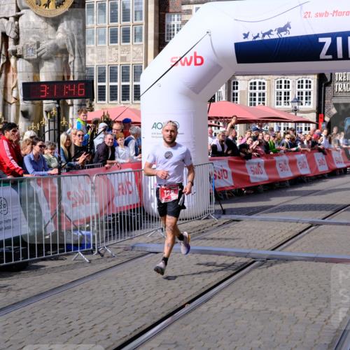 13.09.2026 - 21. swb-Marathon Bremen Tim E. http://msf.ph/oto/10353498 13.09.2026 12:42:35 Ziel  meine-sportfotos.de