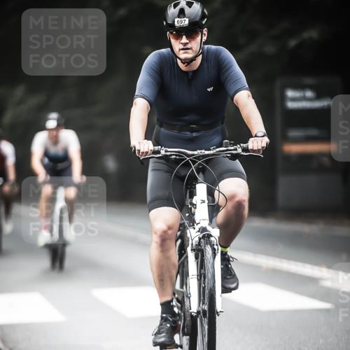 13.09.2026 - Stadtparktriathlon H.Heesch http://msf.ph/oto/10353537 13.09.2026 11:08:37 Radfahren 562, 601, 684, 697 meine-sportfotos.de