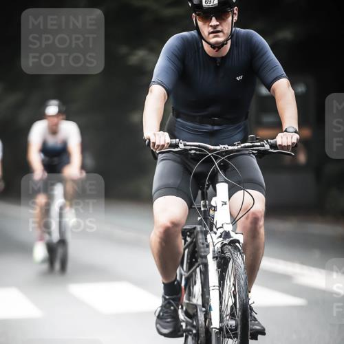 13.09.2026 - Stadtparktriathlon H.Heesch http://msf.ph/oto/10353548 13.09.2026 11:08:37 Radfahren 562, 601, 684, 697 meine-sportfotos.de