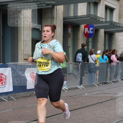 13.09.2026 - 21. swb-Marathon Bremen Strokosch-Dieckow http://msf.ph/oto/10353584 13.09.2026 11:14:58 Ziel 10325, 10606, 11424, 11694, 11810, 11990, 12110, 10271, 10519, 10557, 10605, 10705, 10752, 10776, 10805, 11085, 11097, 11098, 11186, 11288, 11408, 11645, 11673, 11876, 11974, 12191, 12193, 12333 meine-sportfotos.de