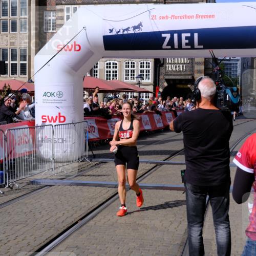 13.09.2026 - 21. swb-Marathon Bremen Tim E. http://msf.ph/oto/10353615 13.09.2026 12:43:28 Ziel  meine-sportfotos.de
