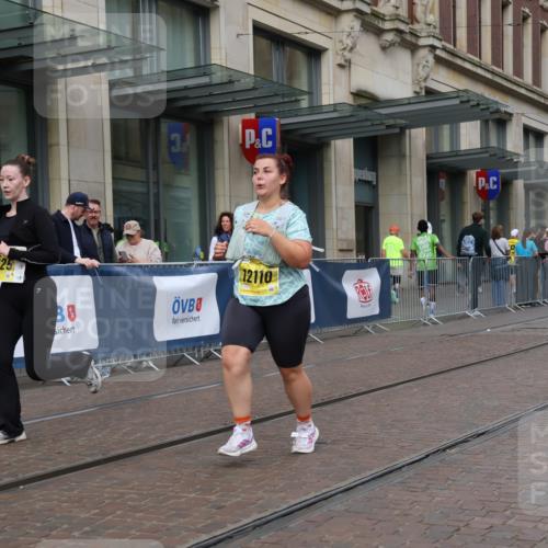13.09.2026 - 21. swb-Marathon Bremen Strokosch-Dieckow http://msf.ph/oto/10353619 13.09.2026 11:14:59 Ziel 10325, 10606, 11424, 11694, 11810, 11990, 12110, 10271, 10325, 10519, 10557, 10605, 10705, 10752, 10776, 10805, 11085, 11097, 11098, 11186, 11288, 11645, 11673, 11810, 11876, 11974, 12110, 12191, 12193, 12333 meine-sportfotos.de