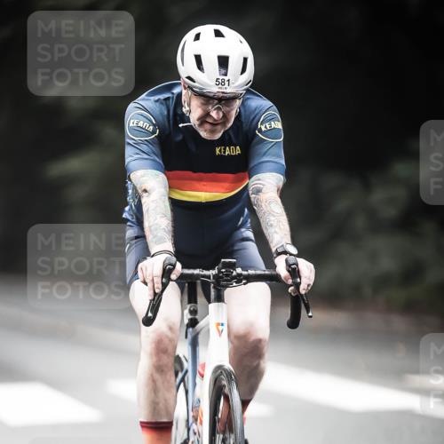 13.09.2026 - Stadtparktriathlon H.Heesch http://msf.ph/oto/10353651 13.09.2026 11:08:45 Radfahren 486, 504, 555, 581, 684, 698 meine-sportfotos.de